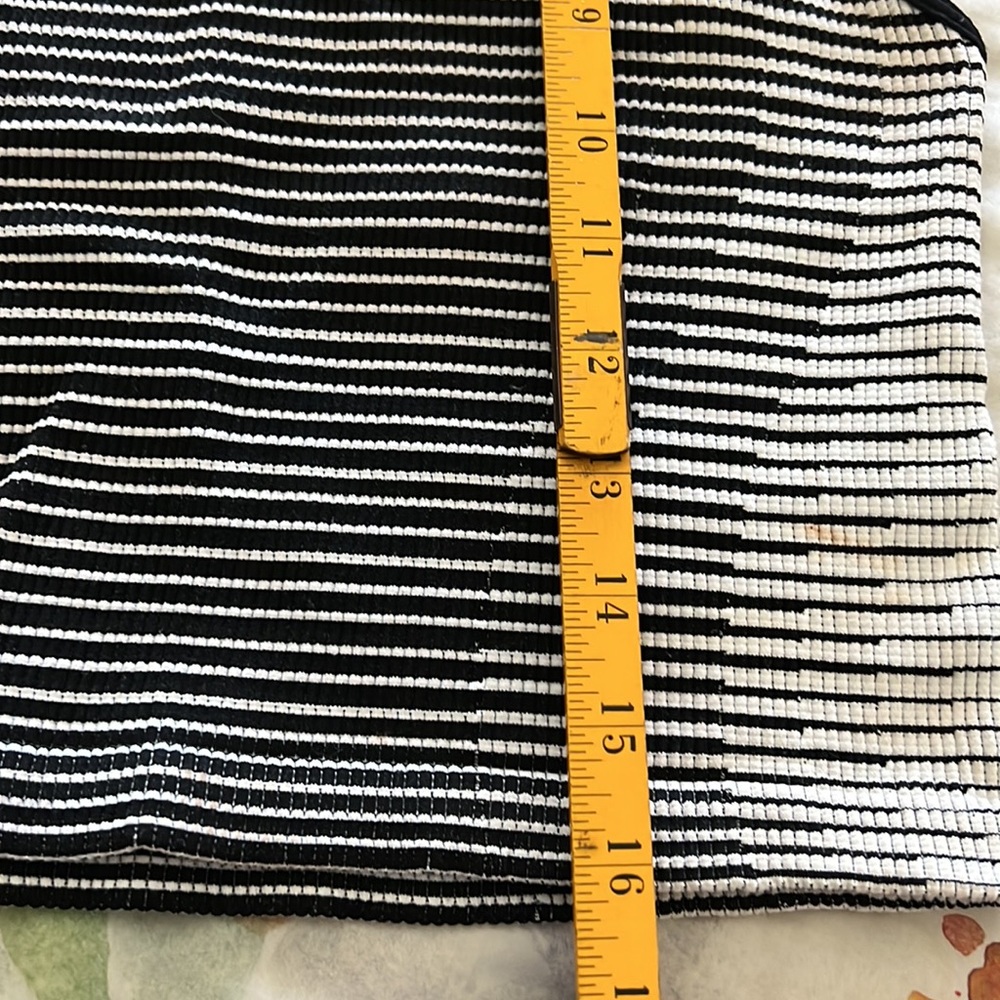 BCBGeneration Bodycon Abstract Seamless Set - Picture 14 of 16